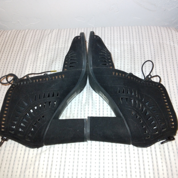 Laser cut tie front heels - Picture 3 of 4